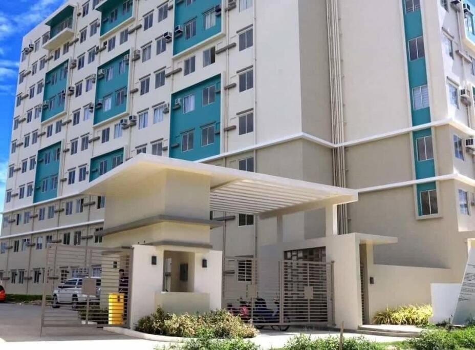 Veronica'S Homestay At Marina Spatial Condo ドゥマゲティ エクステリア 写真