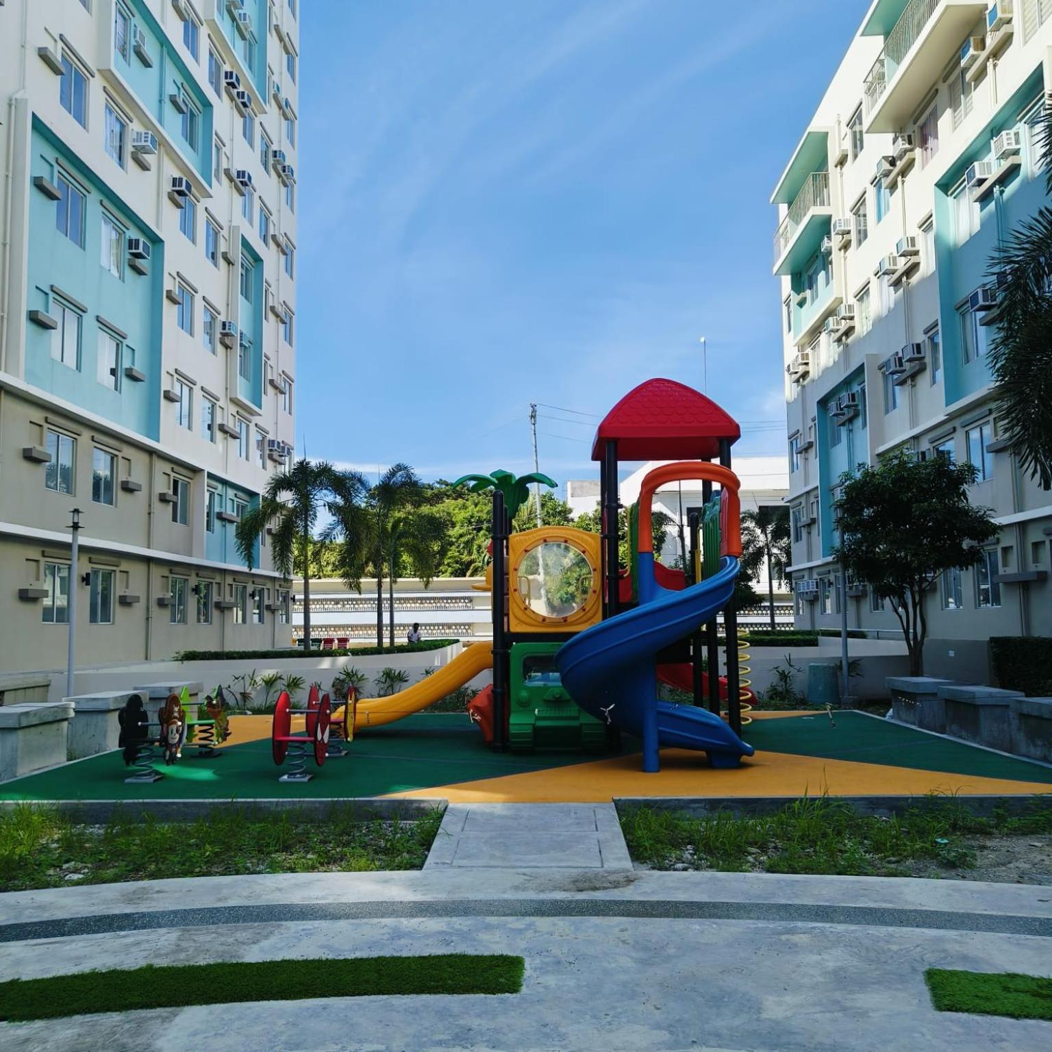 Veronica'S Homestay At Marina Spatial Condo ドゥマゲティ エクステリア 写真